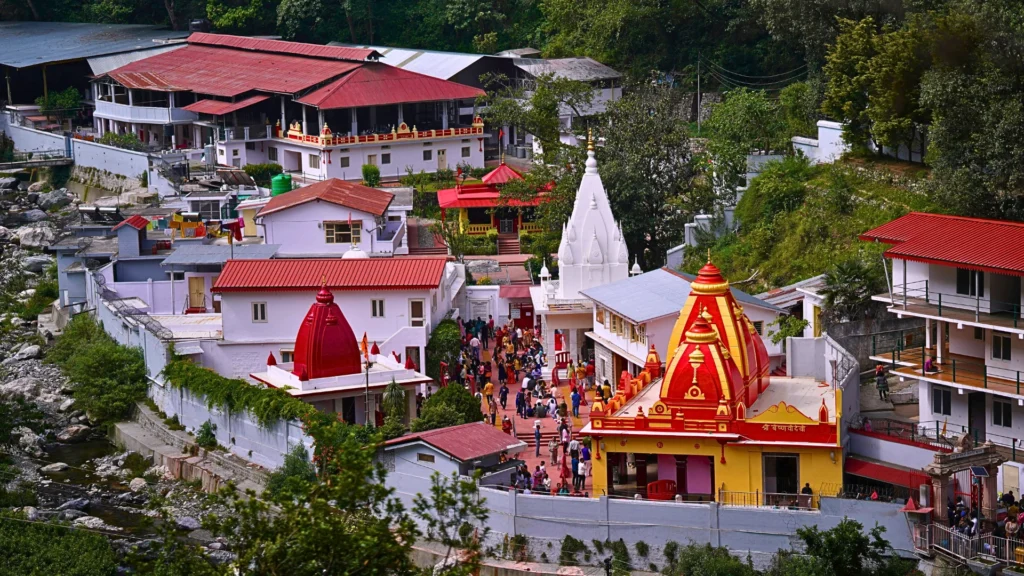 Kainchi Dham 2026 Guide - Neem Karoli Baba Ashram Entrance