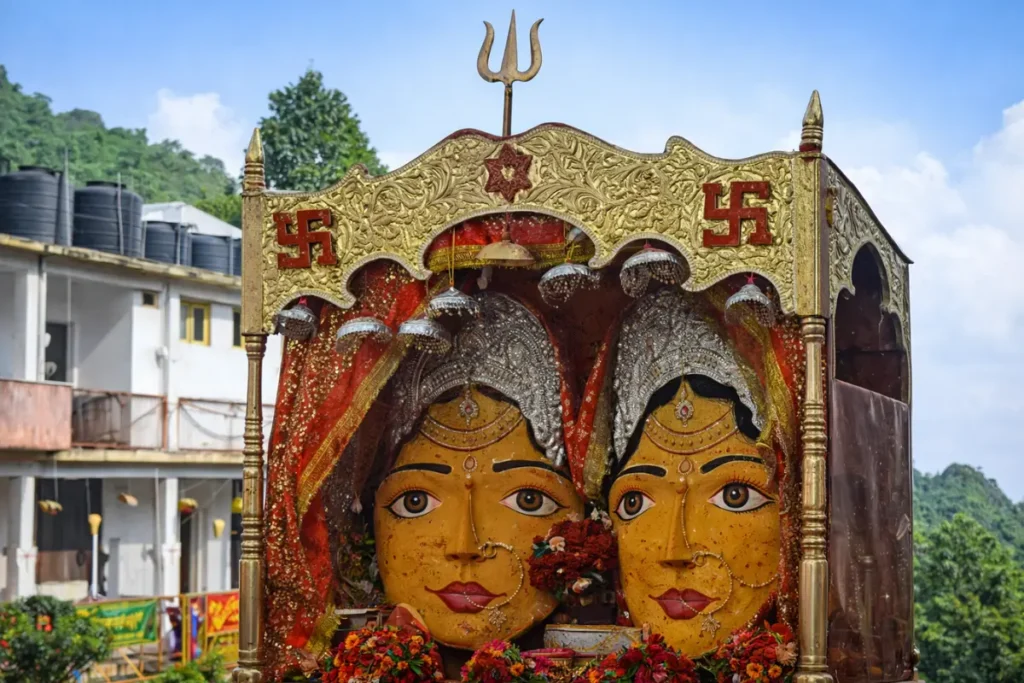 Devi Nanda & devi Sunanda