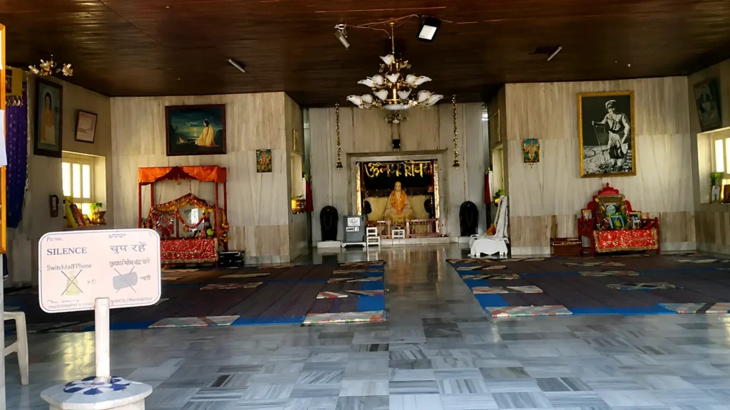 Haidakhan Babaji Temple interior darshan hall 
